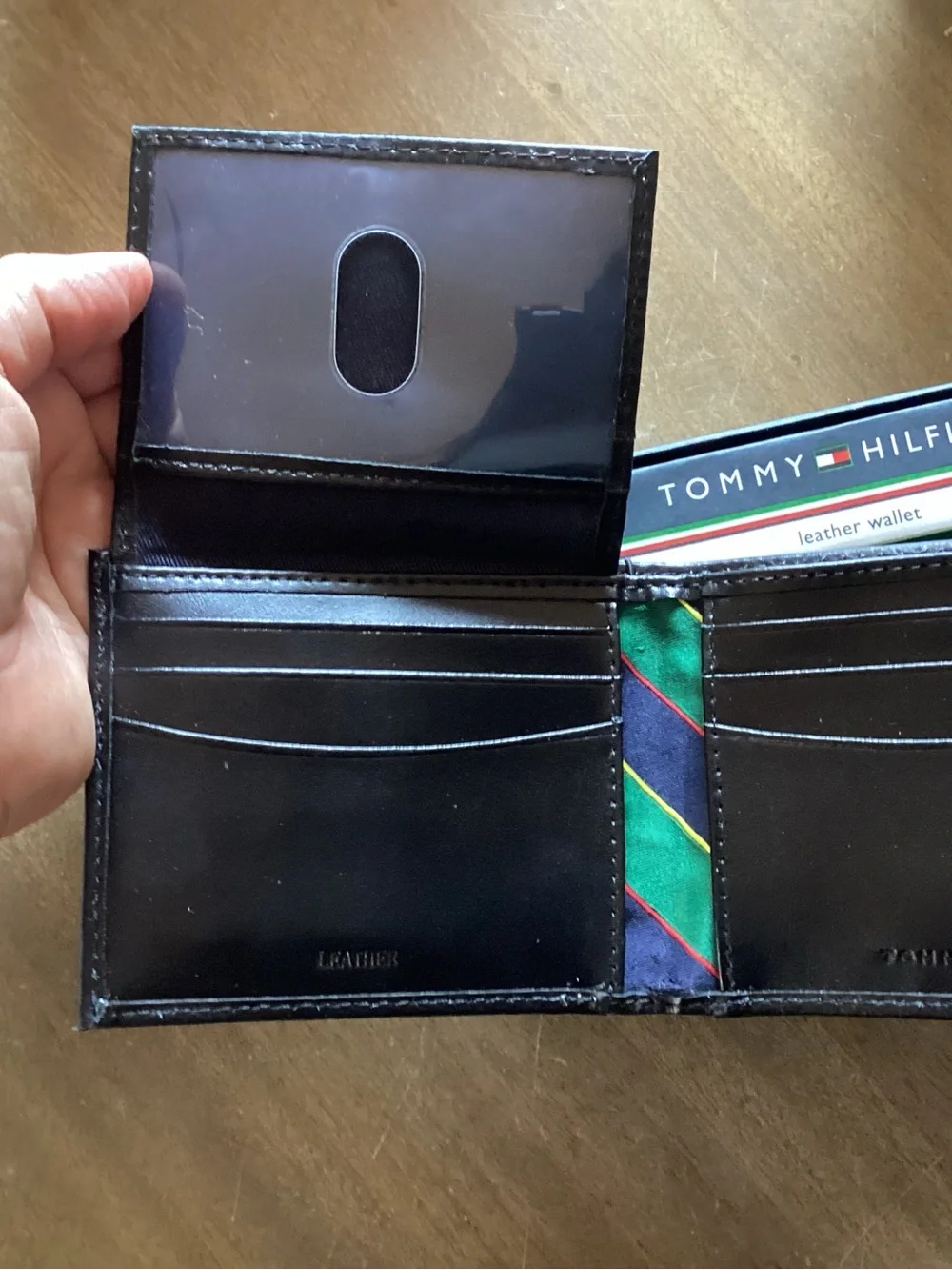 Tommy Hilfiger Black Leather Bi-Fold Wallet with Metal Logo in box